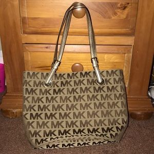 Michael Kors Tote!